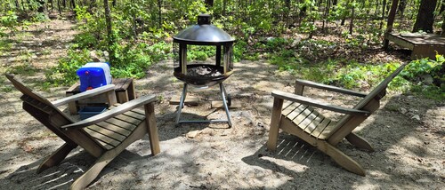Leaning Tree Woods Cabin. Isolated area near Grand Lake.