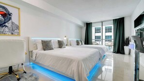 Iron/ironing board, free WiFi, bed sheets - Modern Studio with Balcony, Pool, Gym & Games (Miami)