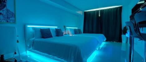 Iron/ironing board, free WiFi, bed sheets