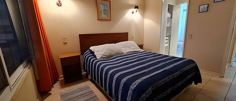 Apartamento, 3 quartos, vista para o mar | 3 quartos, individualmente decorados, individualmente mobiliados