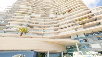 Apartment, 3 Bedrooms, Sea View | Exterior