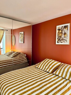 1 habitación, tabla de planchar con plancha, wifi y ropa de cama 