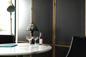 Dining - Hotel Per La (Los Angeles)