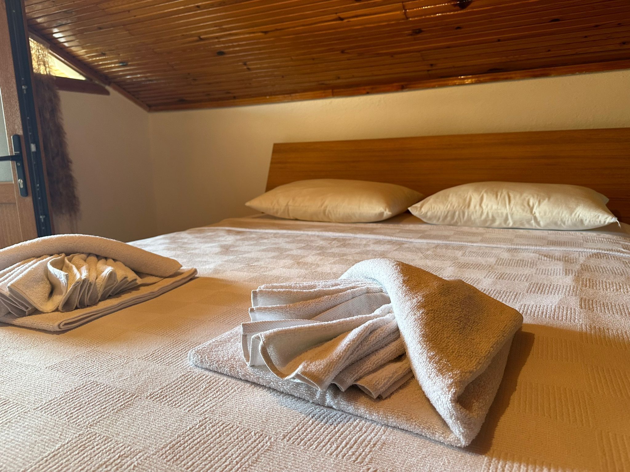 Ático Deluxe, balcón, vistas a la piscina | Caja fuerte y wifi gratis