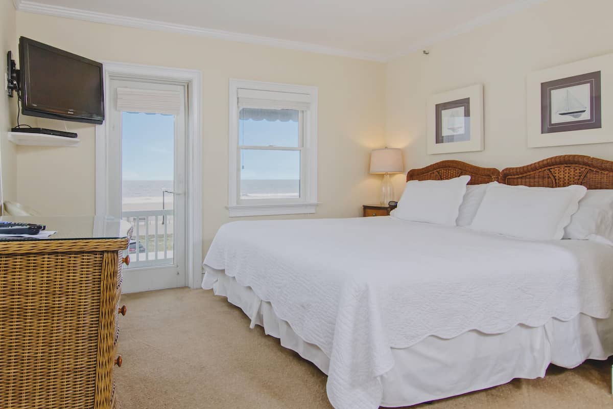 Standard Room, Beachfront | 1 bedroom, free WiFi
