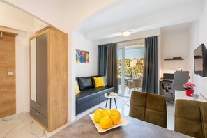 Televisión, oficina