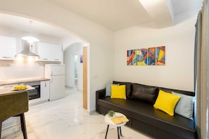 TV, offices - One bedroom apartment for 3 persons with sea view (Blato)
