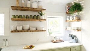 Coffee/tea maker, fridge, microwave, oven