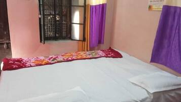 1 Schlafzimmer, Bügeleisen/Bügelbrett, Bettwäsche