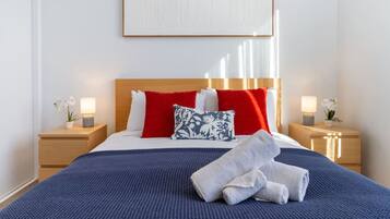 2 quartos, ferros/tábuas de passar roupa, Wi-Fi de cortesia