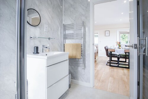 Skomer Lodge - 2 Bedroom Lodge - Manorbier