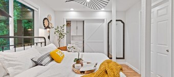 Modern & Stylish Bellevue Basement Suite - Spacious & Cozy Stay Urban Oasis