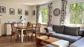 TV connectée, livres, chaßne hi-fi