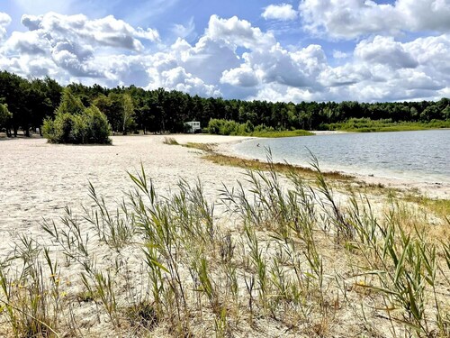 Waldhäuschen am See