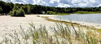 Waldhäuschen am See