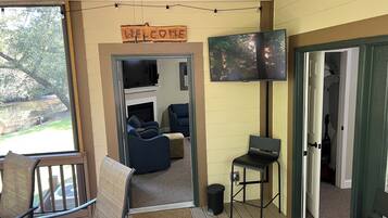 TV connectée, cheminée