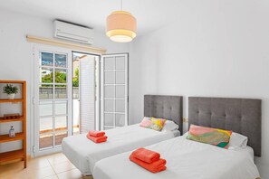 3 bedrooms, iron/ironing board, free WiFi, bed sheets
