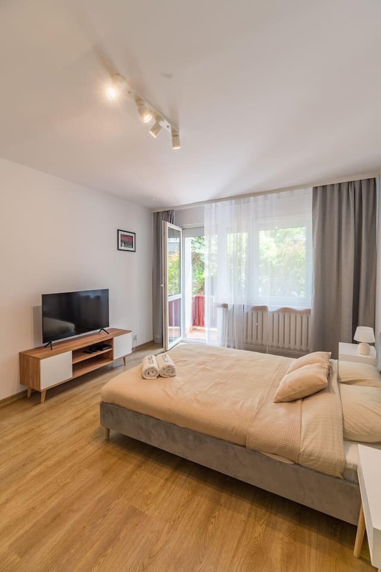 1 makuuhuone, työpöytä, silitysrauta/-lauta, ilmainen Wi-Fi