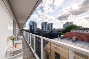 Property grounds - Witolda Riverside Apartments - Balcony, City View - by Rentujemy (Wroclaw)