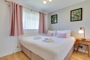 2 habitaciones, tabla de planchar con plancha y wifi gratis 