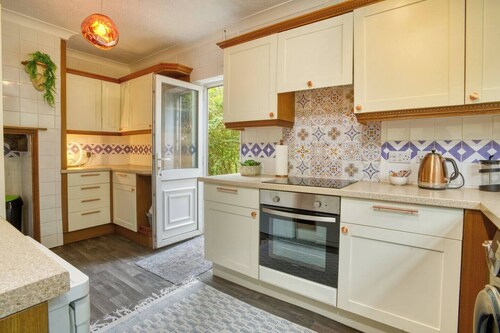 Pass the Keys | Characterful Countryside Retreat