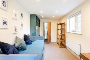 4 sovrum, strykjärn/strykbräda, gratis wi-fi och sängkläder