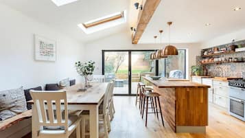 Fridge, microwave, oven, cookware/dishes/utensils