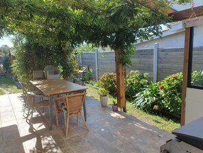 تناول الطعام بالخارج