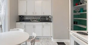 My Old Kentucky Home: Downtown Spacious 3 Bedroom