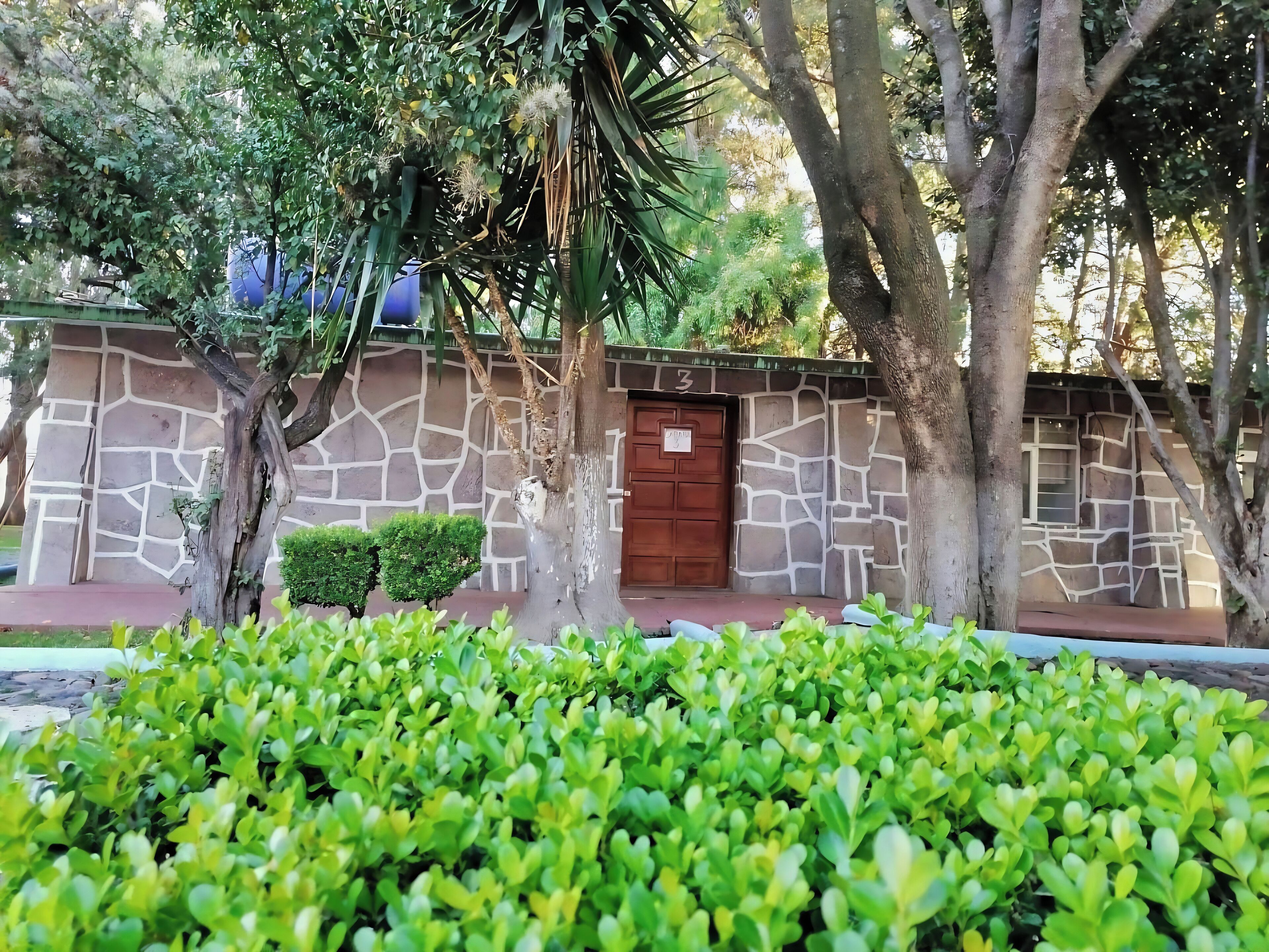 Vista frontal de la propiedad