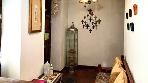 Unclassified image, 3 of 8, button - hotel casa de los santos (Guanajuato)