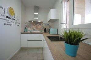Kühlschrank, Mikrowelle, Geschirrspüler