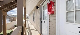 Trendy Condo Close to Attractions/Lake Taneycomo