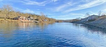 Trendy Condo Close to Attractions/Lake Taneycomo