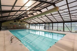Piscine couverte, piscine extérieure