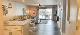 Pools, Hot Tub, Sauna, Gorgeous, 3 min to Strip!