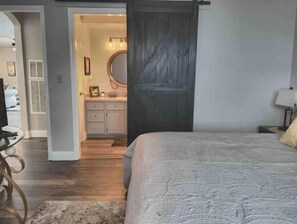 2 chambres, fer et planche Ă repasser, Wi-Fi, draps fournis