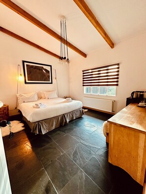 ห้องคอมฟอร์ท, วิวสวนหย่อม | ตู้นิรภัยในห้องพัก, ผ้าม่านกันแสง, ห้องเก็บเสียง, Wi-Fi ฟรี