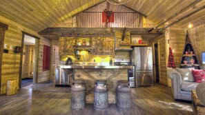 المنشأة من الداخل