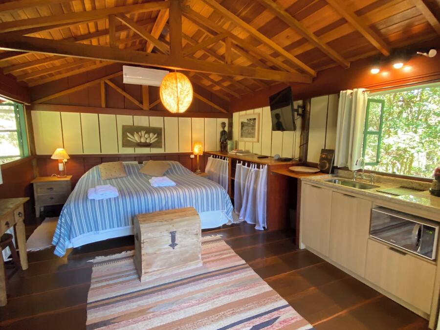 Panoramic Chalet, 1 Katil Raja (King), Kitchen, Poolside | Dihias secara berasingan, dilengkapkan perabot secara berasingan