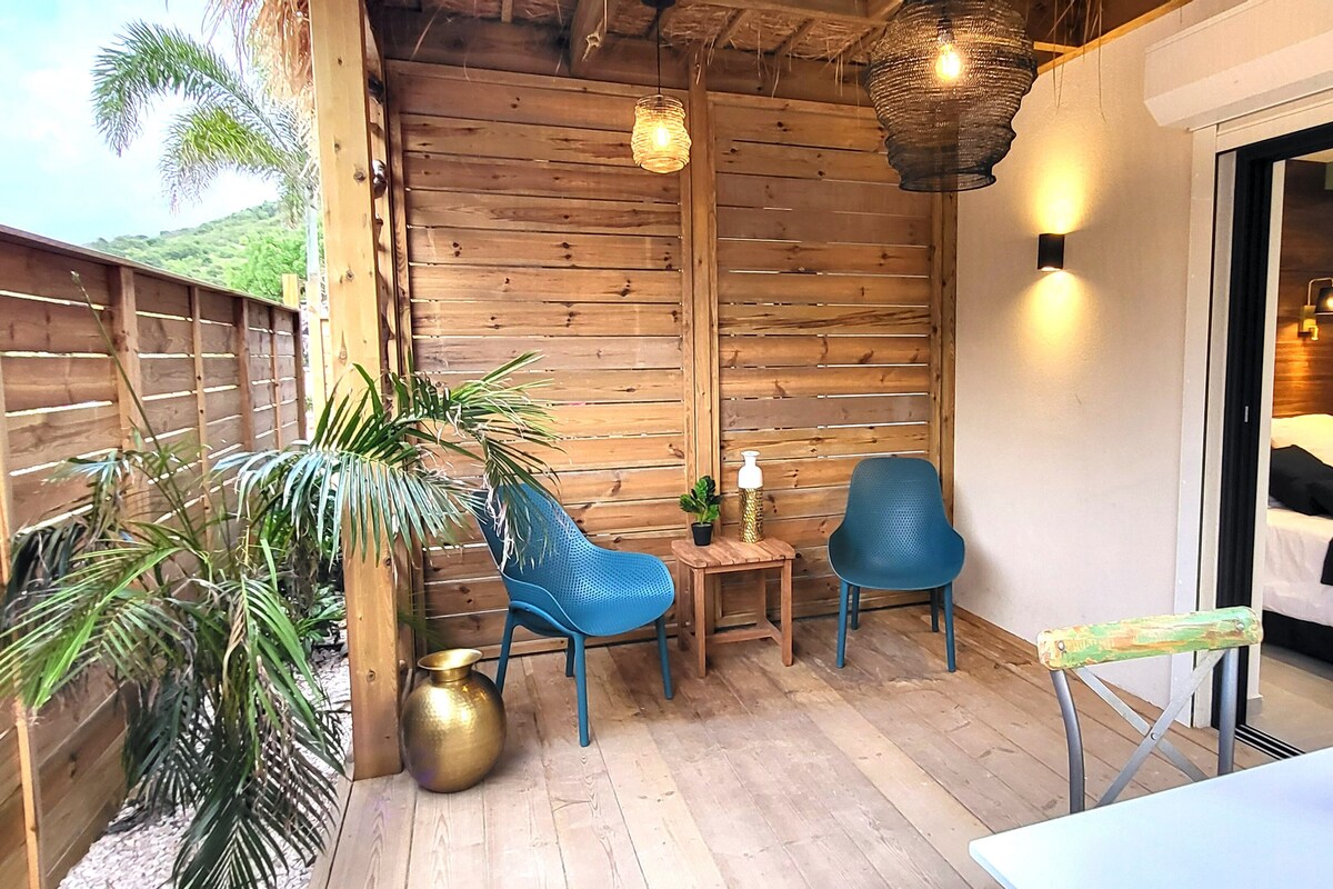 Suite Bamboo & PMR #8 | 山丘景