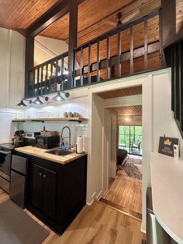 Chic Cabin! Less than 10 minutes from Downtown Siloam Springs