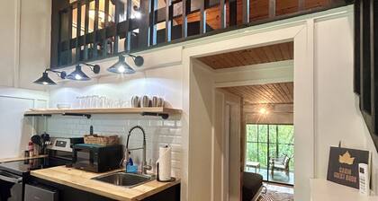 Chic Cabin! Less than 10 minutes from Downtown Siloam Springs
