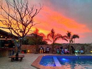 2 piscinas al aire libre