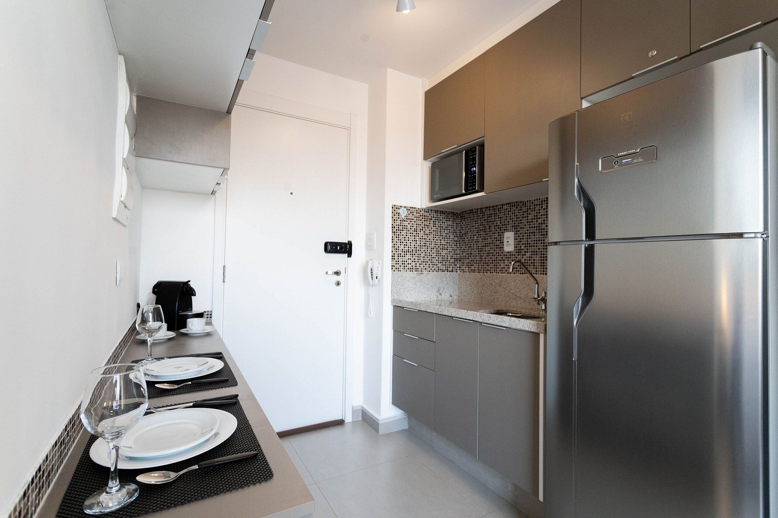 Studio Brás 133A | Private kitchen | Fridge, microwave, oven, coffee/tea maker