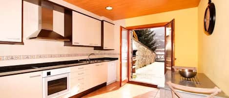 Refrigerador, microondas, horno y lavavajillas