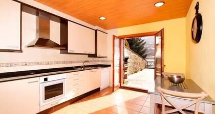 Montella I - Four Bedroom House, Sleeps 10