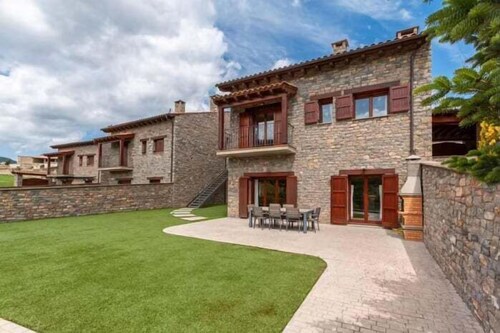 House 4 rooms 10 Pax, Fireplace, BBQ & Cadí Views