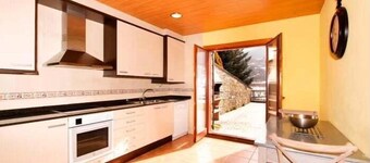 House 4 rooms 10 Pax, Fireplace, BBQ & Cadí Views
