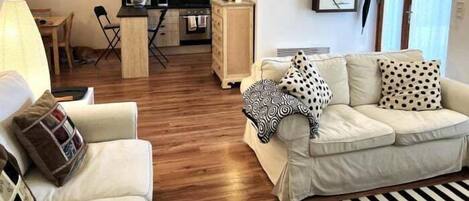 Télévision, cheminée